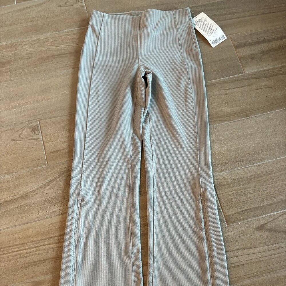 lululemon Brushed Softstreme Ribbed Zip Flared Pant 32.5", Sold Out,Size: 6, NWT